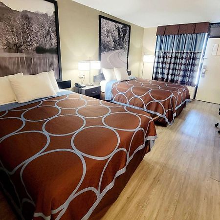 Super 8 By Wyndham Marion Nc Hotel Bagian luar foto