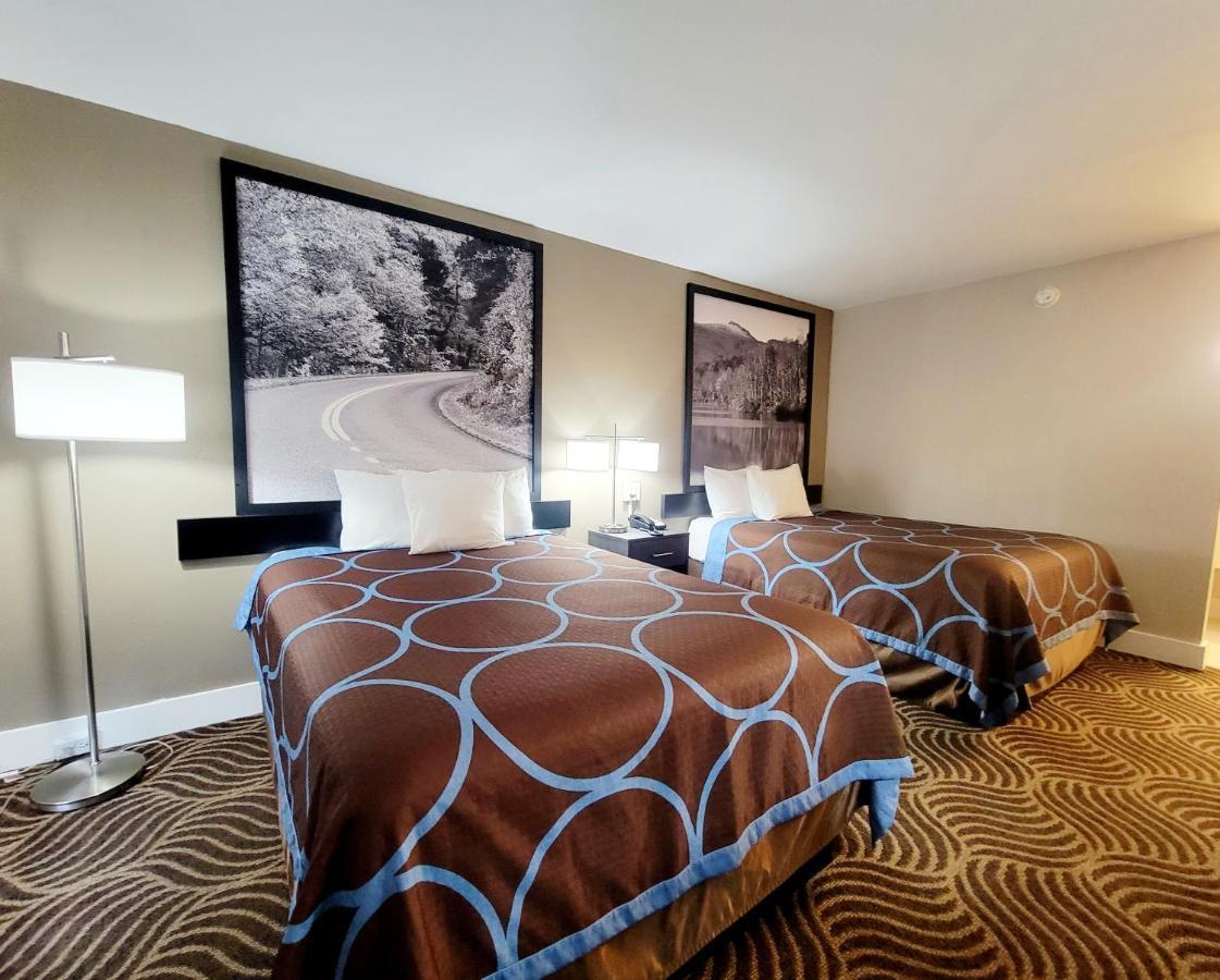 Super 8 By Wyndham Marion Nc Hotel Bagian luar foto