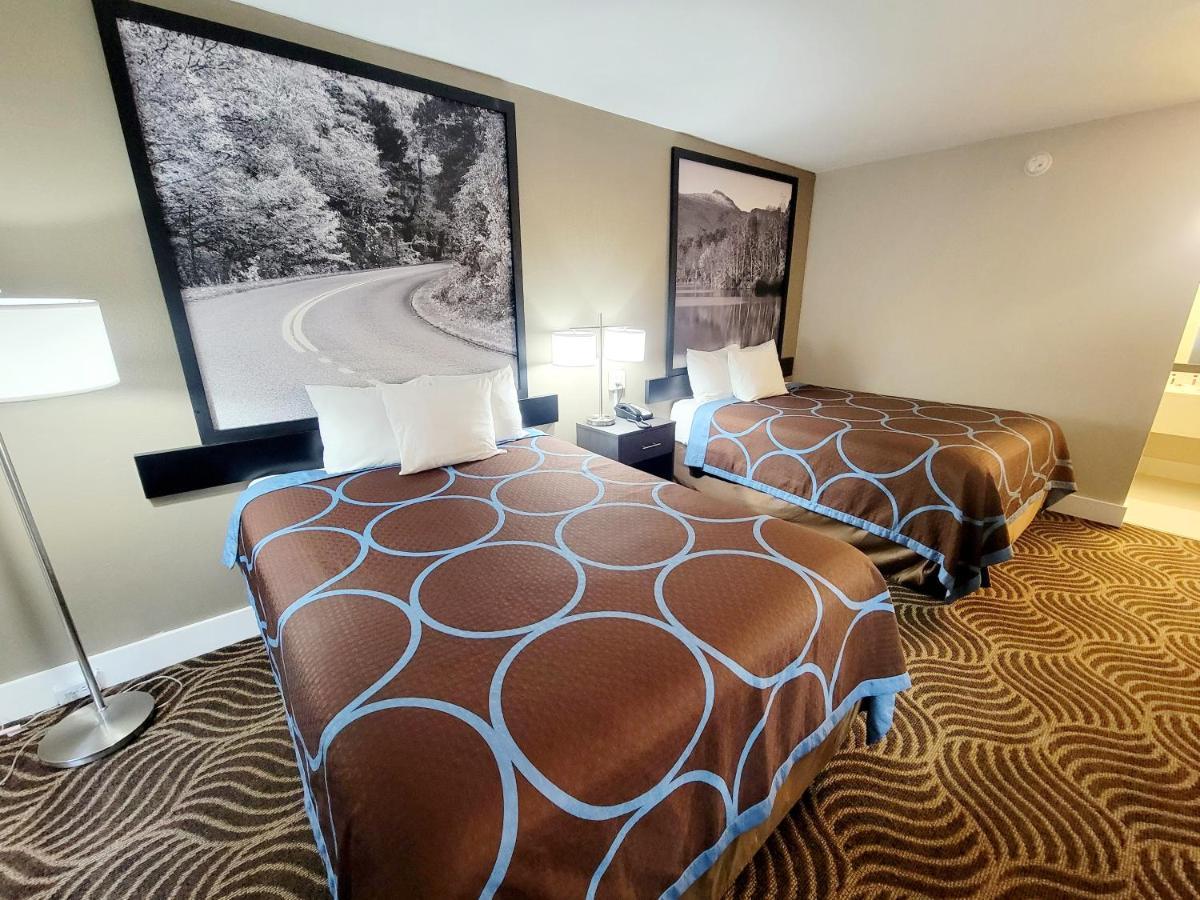 Super 8 By Wyndham Marion Nc Hotel Bagian luar foto