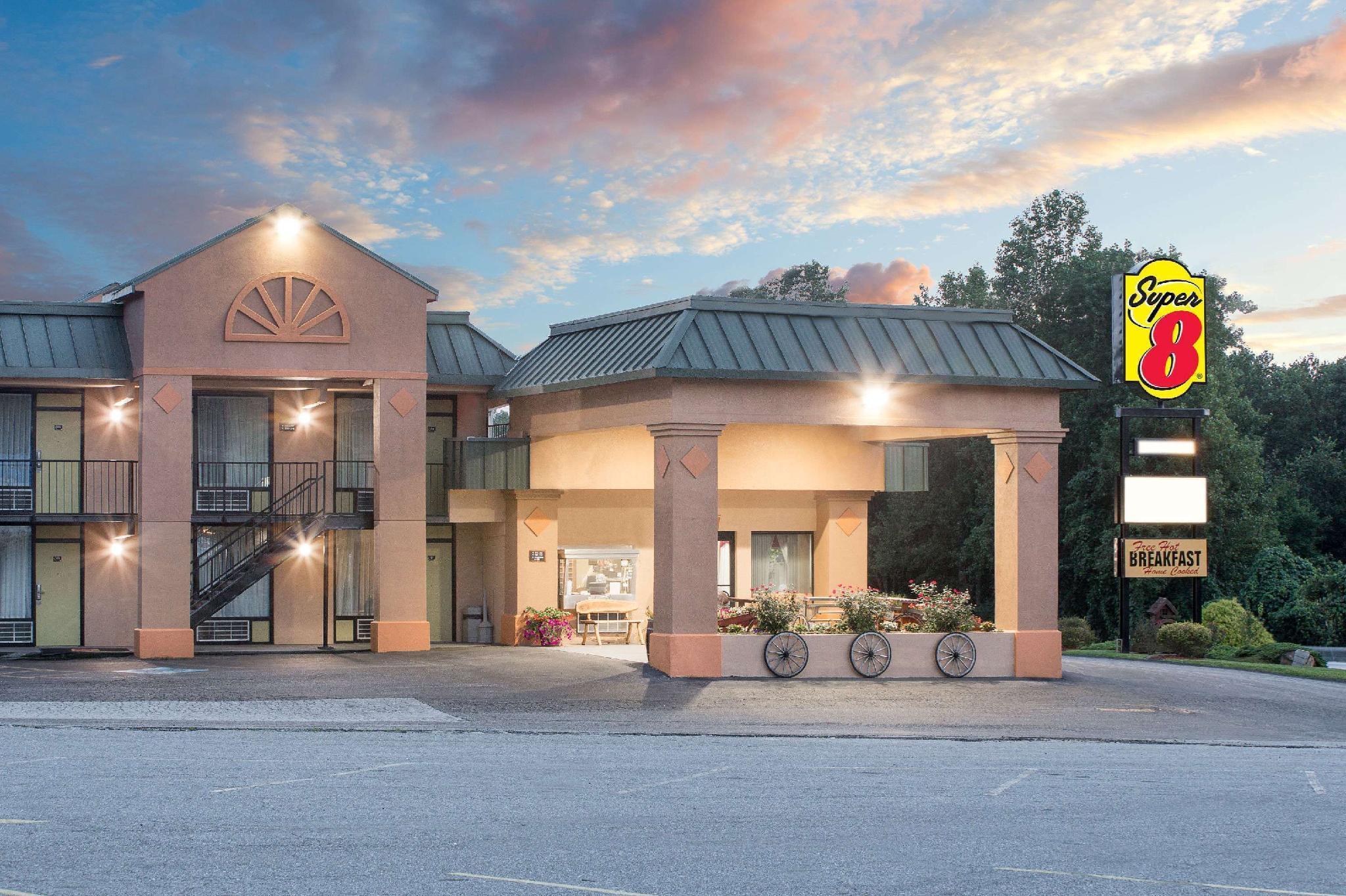 Super 8 By Wyndham Marion Nc Hotel Bagian luar foto
