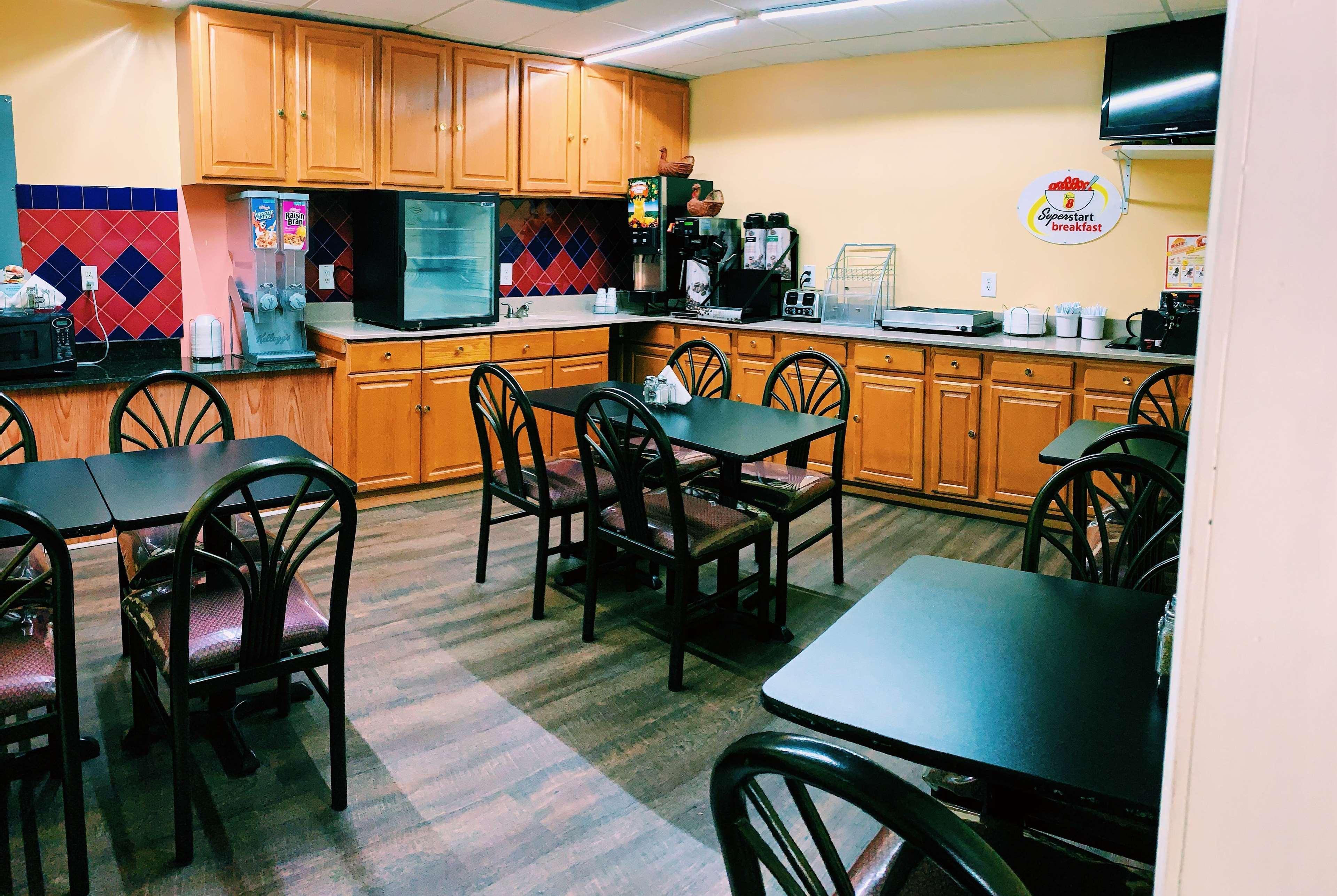 Super 8 By Wyndham Marion Nc Hotel Bagian luar foto